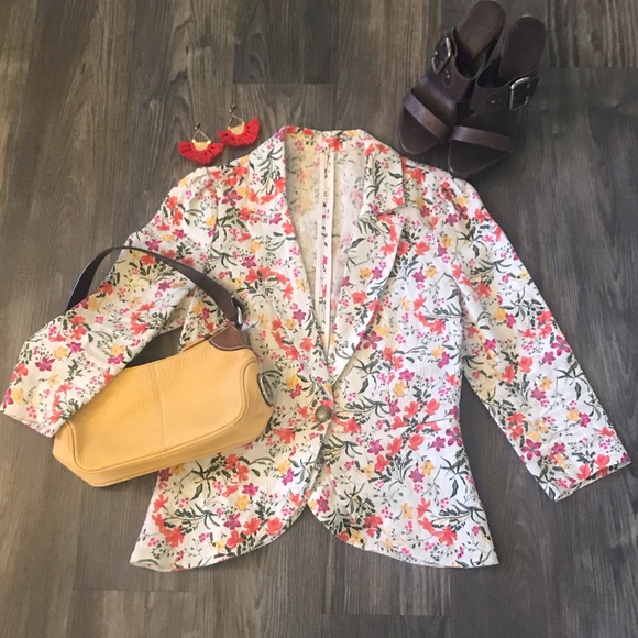 Jackets & Blazers - Floral Linen Blazer